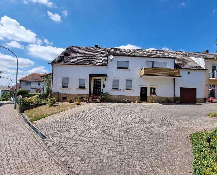 Haus zum Kaufen in Pirmasens 149.000 € 196 m²