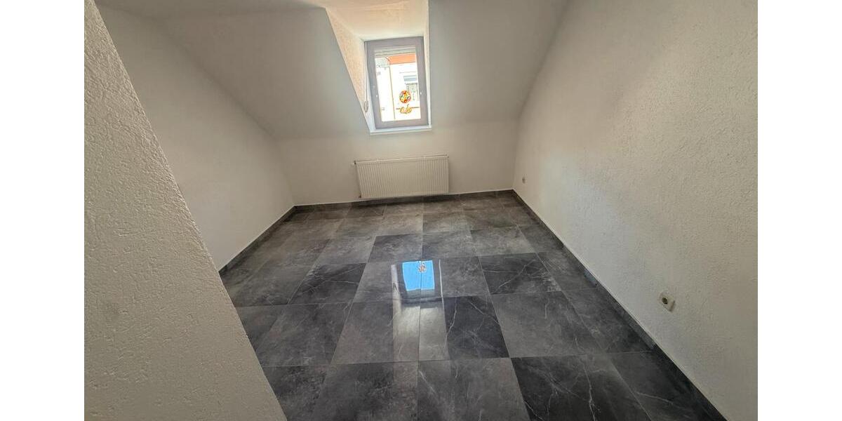 Reihenhaus Kaiserslautern Betzenberg - 8 Zimmer, 100 m&sup2;, 2.000&euro; | Angebot:27702868