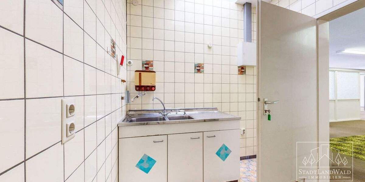 Gewerbeobjekt Pirmasens Innenstadt - 6 Zimmer, 275 m&sup2;, 2.500&euro; | Angebot:23733652