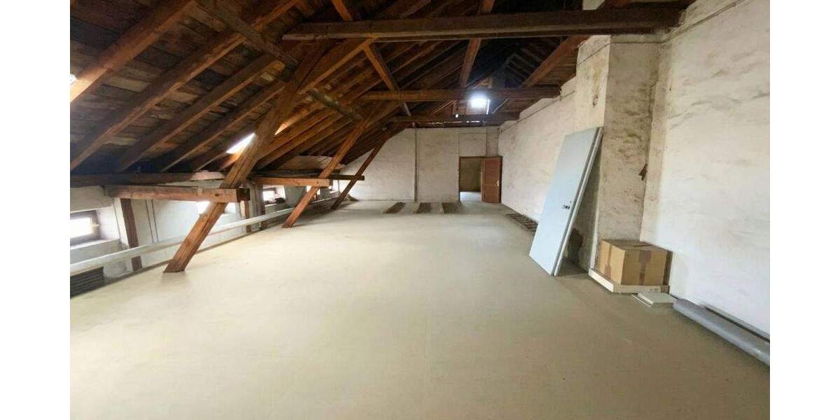 WGH in top Zustand mit Entwicklungspotenzial! zimmer