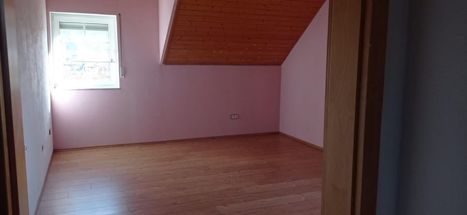 Doppelhaushälfte Landstuhl - 5 Zimmer, 240 m&sup2;, 2.130&euro; | Angebot:26025470