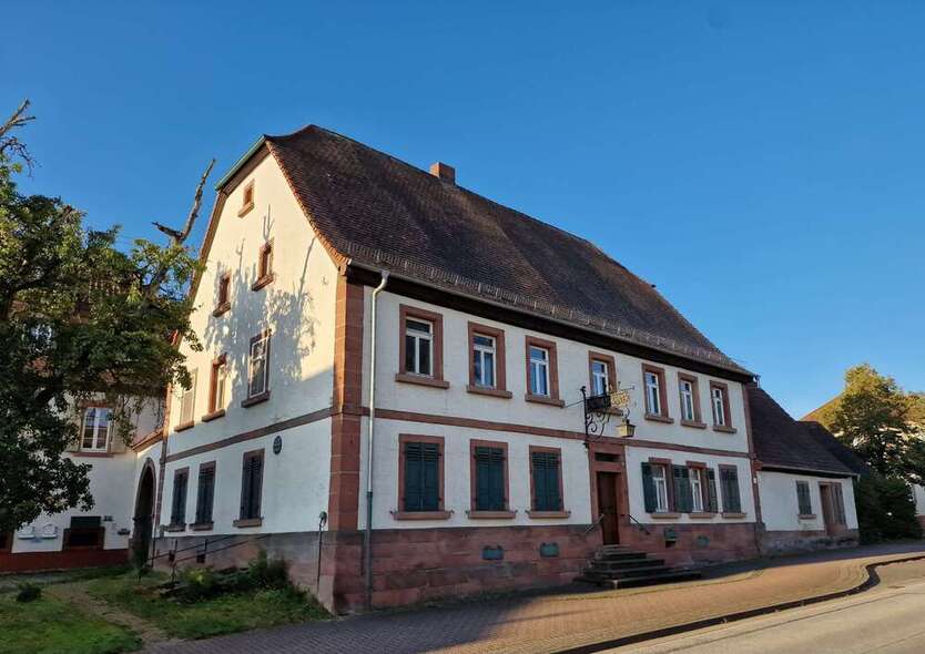 Haus zum Kaufen in Enkenbach-Alsenborn 590.000 € 220 m²