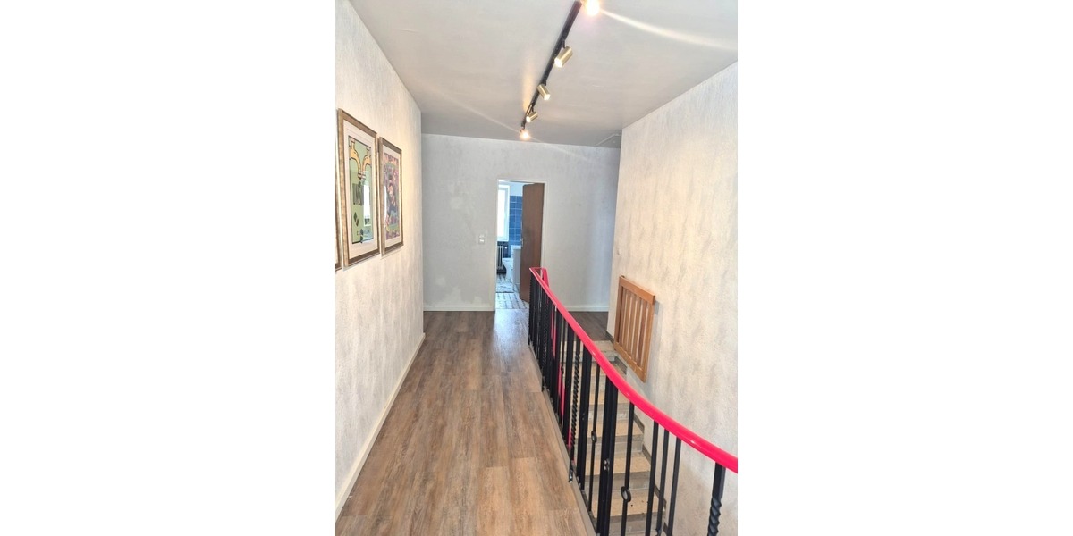 Ein-Zwei-Familien unter einem Dach – liebevoll renoviertes, freistehendes Zuhause mit Charakter - Zweifamilienhaus Linden Landkreis Kaiserslautern | Angebot:21577941