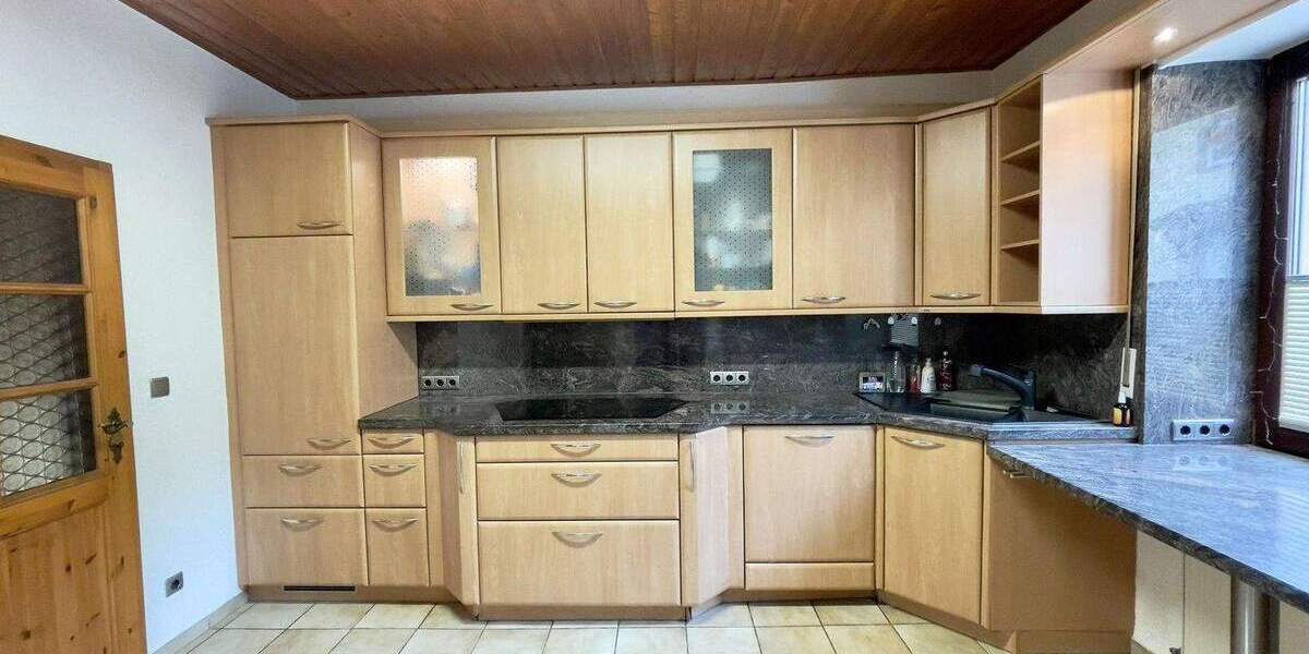 Doppelhaushälfte Bad Dürkheim - 5 Zimmer, 170 m&sup2;, 1.350&euro; | Angebot:25657429