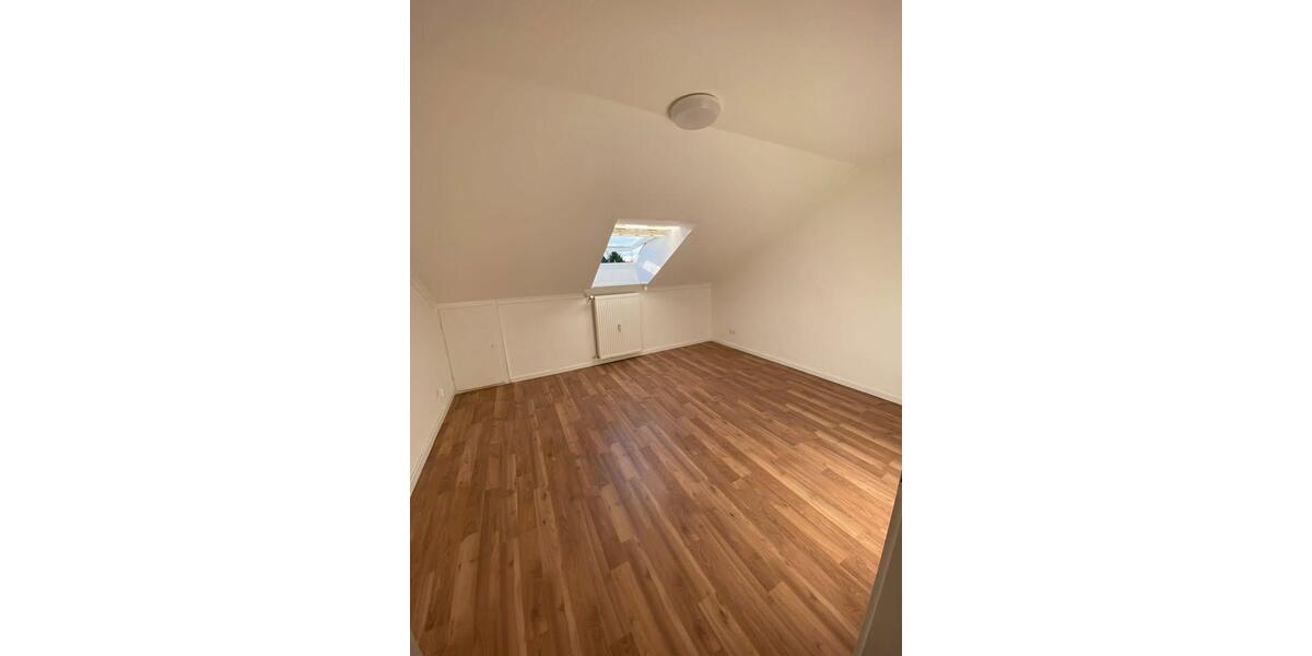 Dachgeschoßwohnung Mackenbach - 3 Zimmer, 72 m&sup2;, 925&euro; | Angebot:27583378