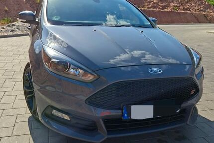 Ford Focus 130.000 km 14.000 &euro; Hauenstein 76846