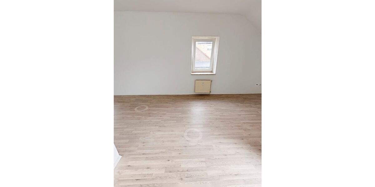 Dachgeschoßwohnung Kaiserslautern - 3 Zimmer, 90 m&sup2;, 900&euro; | Angebot:25223976