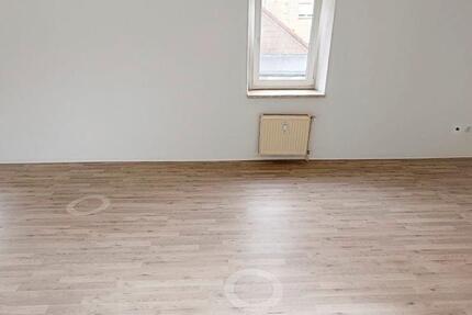 Wohnung Kaiserslautern - 3 Zimmer, 90 m&sup2;, 900&euro; | Angebot:25223976