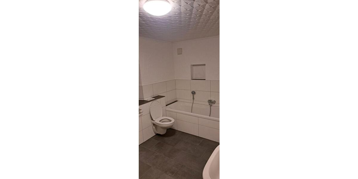 Etagenwohnung Hermersberg - 6 Zimmer, 146 m&sup2;, 800&euro; | Angebot:25333631