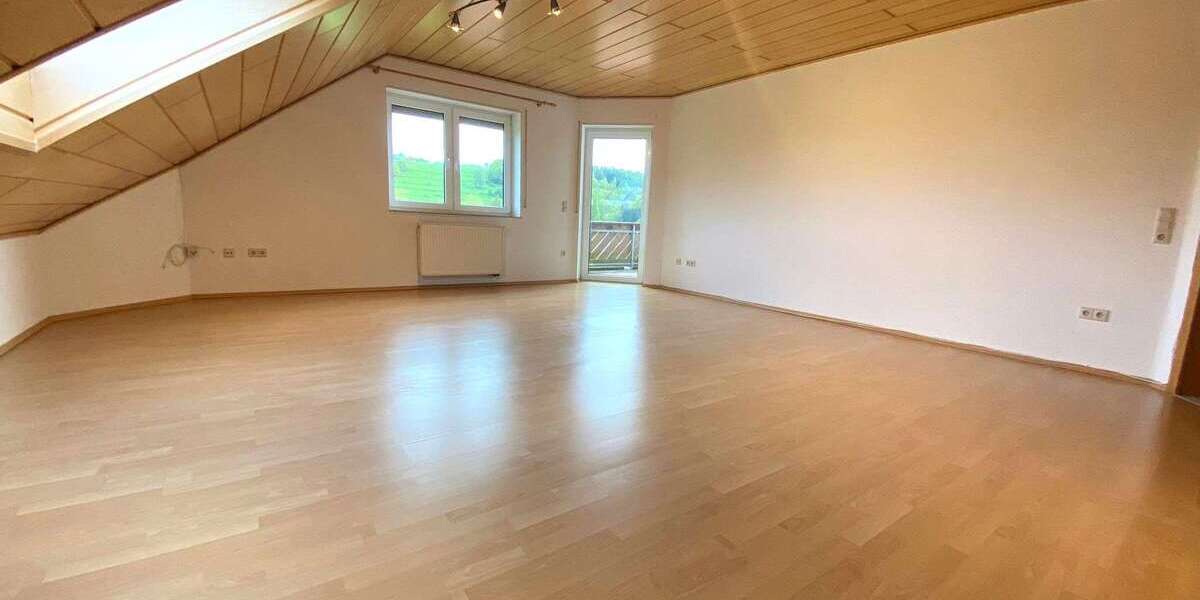 Etagenwohnung Bann - 4 Zimmer, 105 m&sup2;, 1.250&euro; | Angebot:26606109