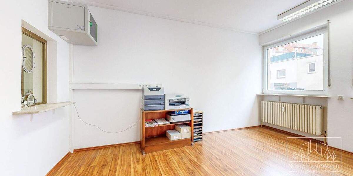 Gewerbeobjekt Pirmasens Innenstadt - 6 Zimmer, 275 m&sup2;, 2.500&euro; | Angebot:23733652