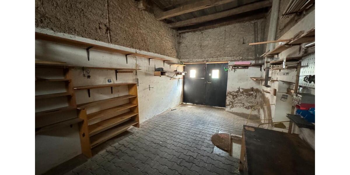 Einfamilienhaus Wolfstein - 8 Zimmer, 180 m&sup2;, 1.050&euro; | Angebot:26356081