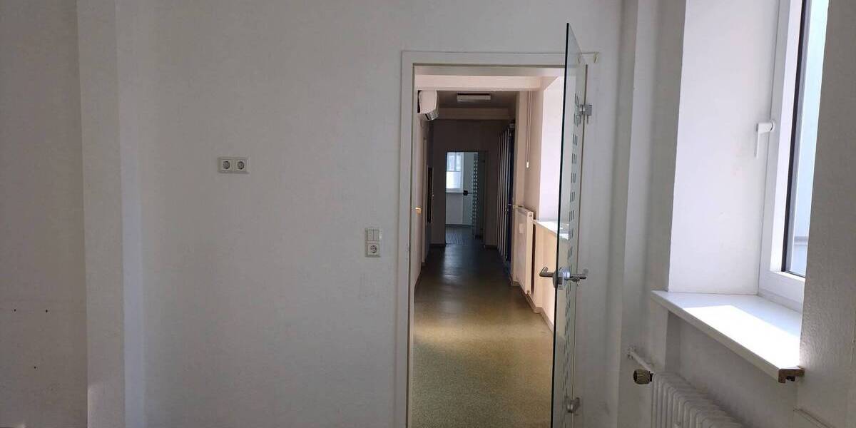 Gewerbeobjekt Kaiserslautern Innenstadt - 1 Zimmer, 130 m&sup2;, 1.200&euro; | Angebot:24114882