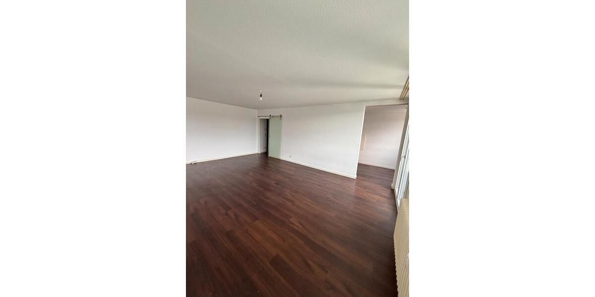 Etagenwohnung Kaiserslautern Betzenberg - 3 Zimmer, 100 m&sup2;, 1.100&euro; | Angebot:26042575