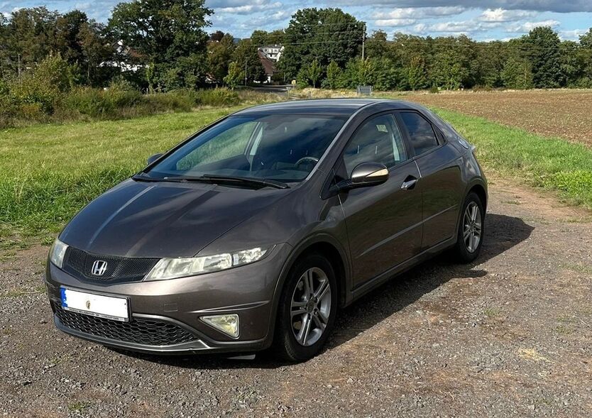 Honda Civic 139.865 km 6.300 € Enkenbach-Alsenborn 67677