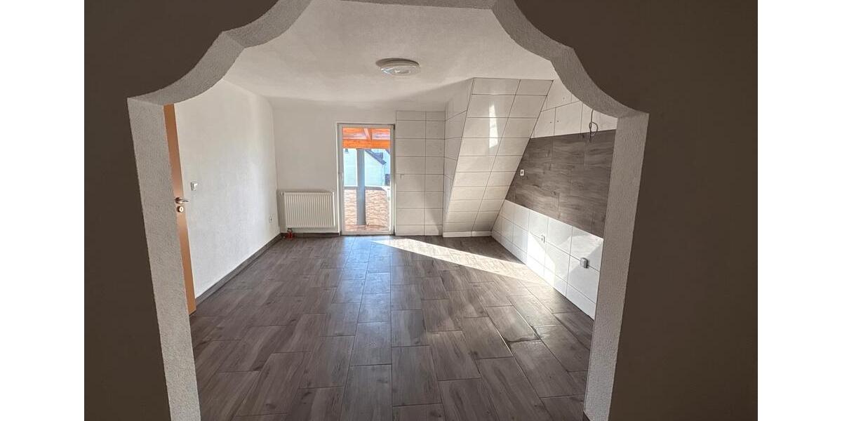 Wohnung zu Vermieten in Eisenberg 3ZKB 3 zimmer