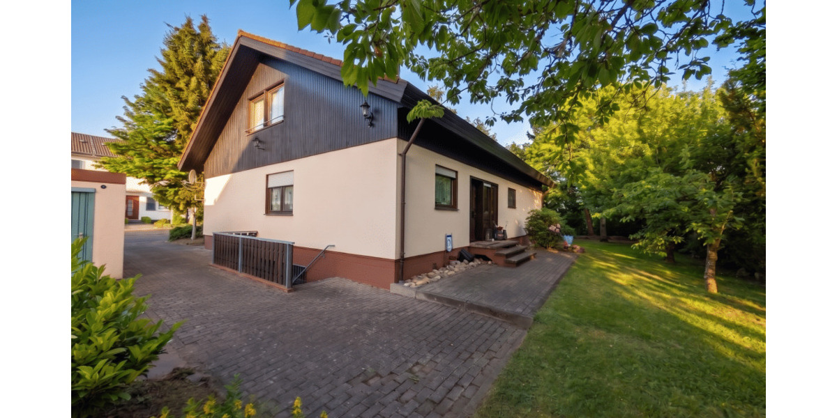 Einfamilienhaus Kaiserslautern Dansenberg - 7 Zimmer, 215 m&sup2;, 438.000&euro; | Angebot:26881480