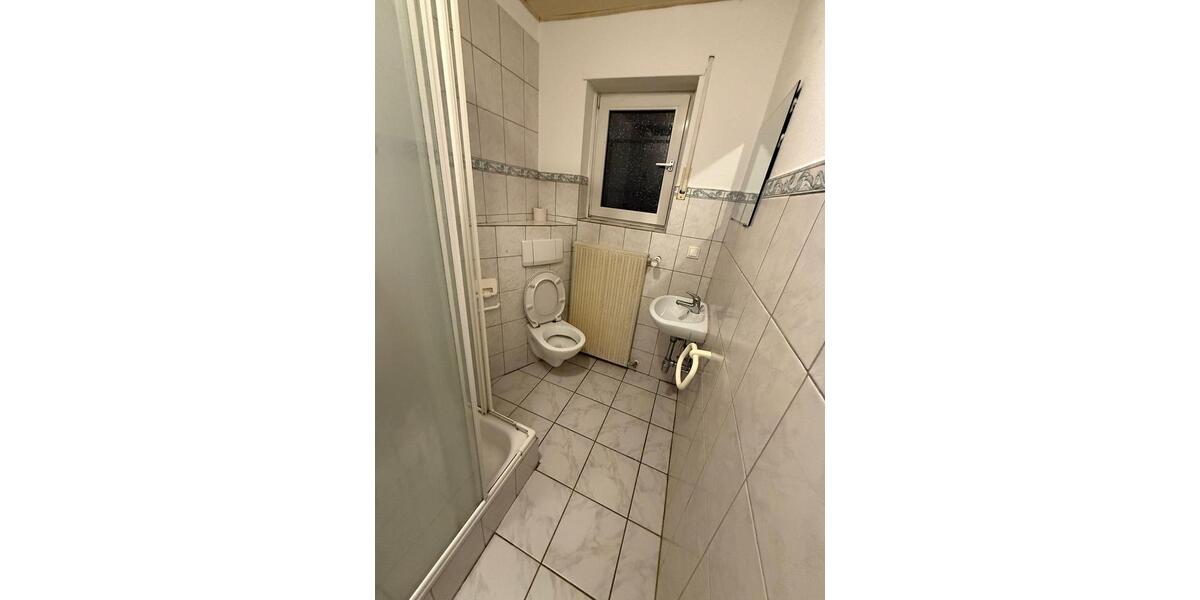 Erdgeschoßwohnung Kaiserslautern Engelshof - 5 Zimmer, 136 m&sup2;, 1.700&euro; | Angebot:25961989