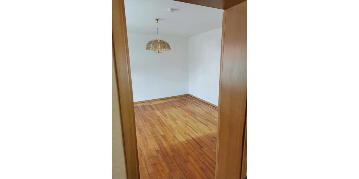 Doppelhaushälfte Wolfstein - 5 Zimmer, 130 m&sup2;, 122.000&euro; | Angebot:23130635