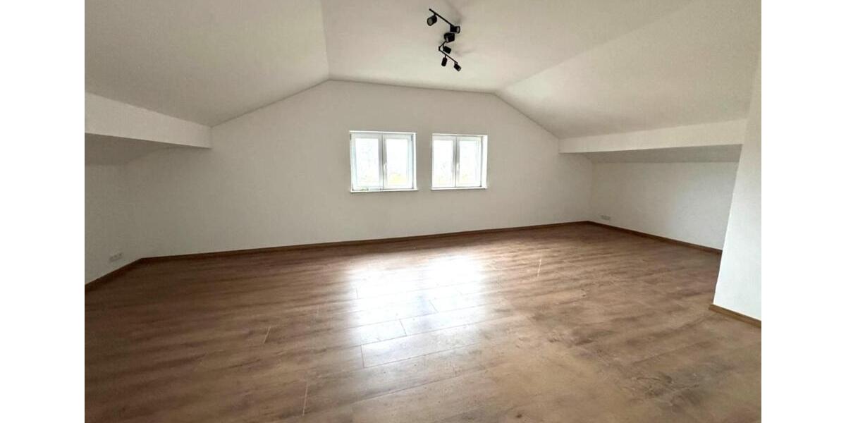Etagenwohnung Gries - 3 Zimmer, 120 m&sup2;, 1.150&euro; | Angebot:25055725
