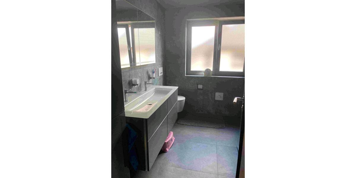 Erdgeschoßwohnung Rockenhausen - 4 Zimmer, 125 m&sup2;, 1.260&euro; | Angebot:25952485