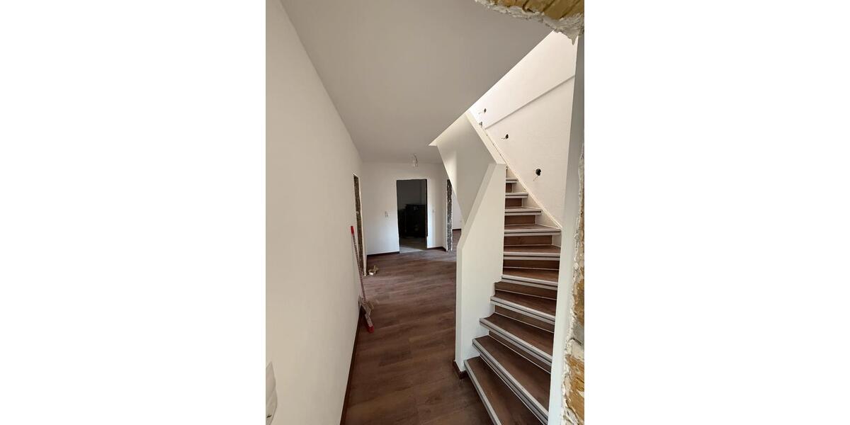 Mehrfamilienhaus, Wohnhaus Bad Dürkheim - 8 Zimmer, 170 m&sup2;, 300.000&euro; | Angebot:26962758