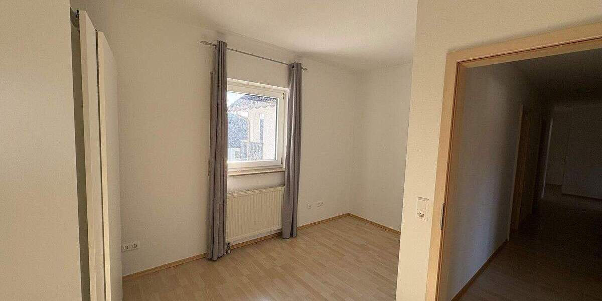 Etagenwohnung Ramstein-Miesenbach Miesenbach - 5 Zimmer, 128 m&sup2;, 280.000&euro; | Angebot:25896696