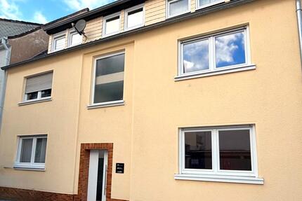 Haus Kaiserslautern Engelshof - 9 Zimmer, 220 m&sup2;, 415.000&euro; | Angebot:24703047