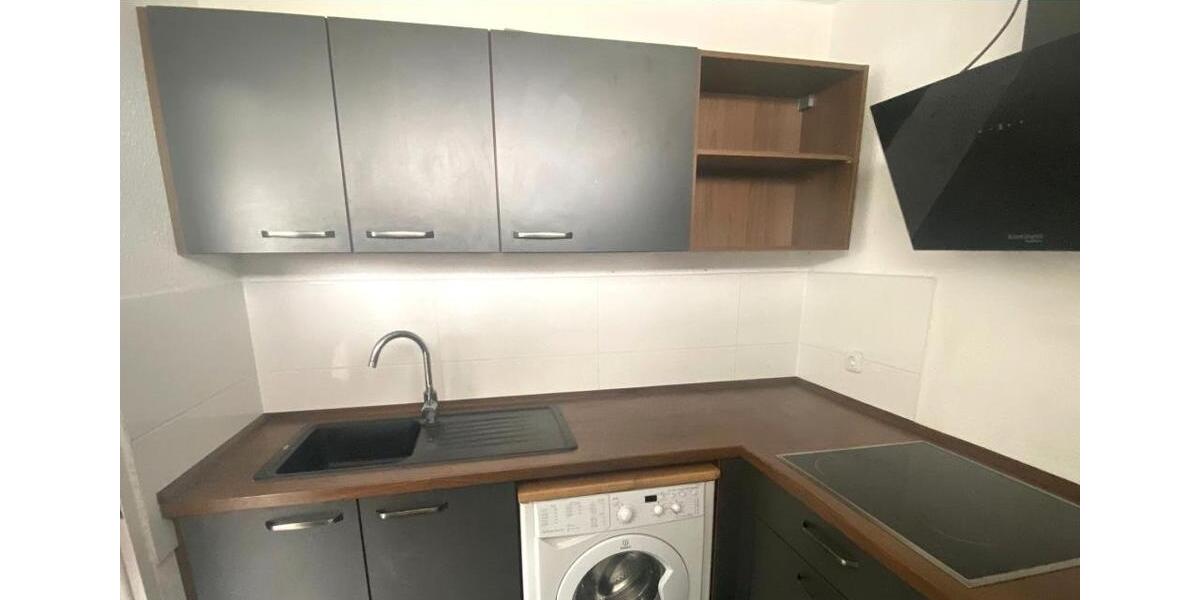 * EBK gegen Abstand VB 900 EUR * BALKON * HELL und ab SOFORT + BETZENBERG * FÜR 1-2 Personen 2 zimmer