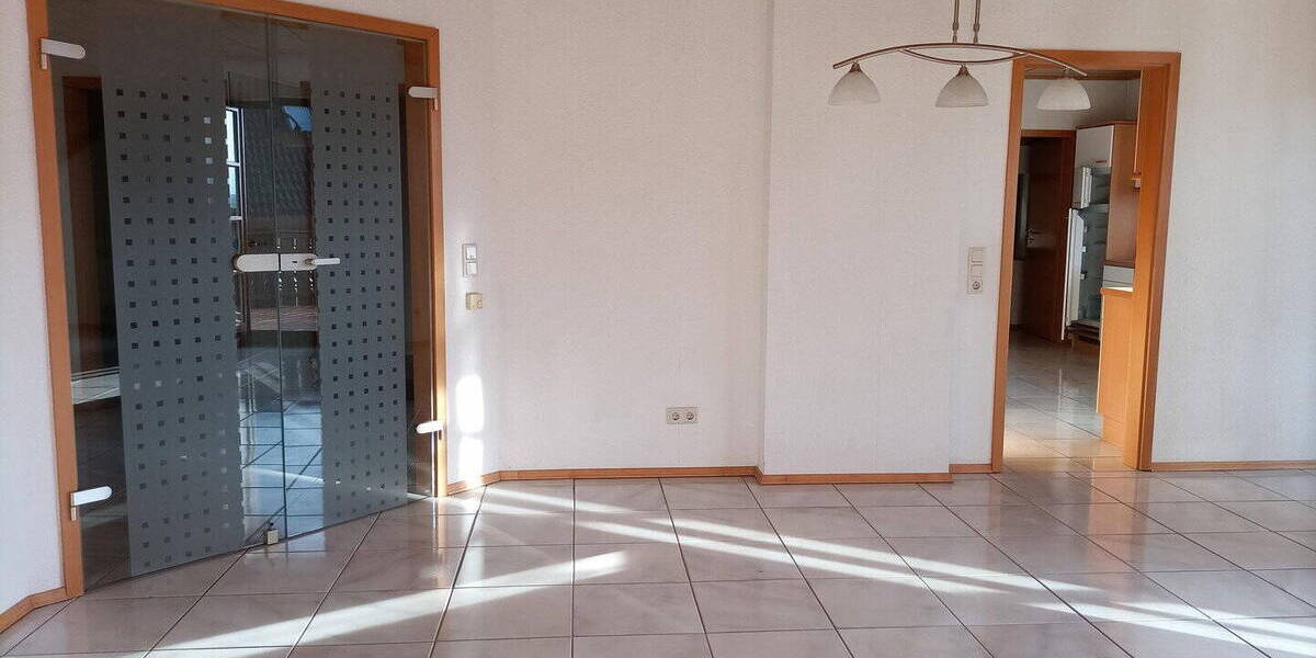 Etagenwohnung Ramstein-Miesenbach Miesenbach - 3 Zimmer, 118 m&sup2;, 270.000&euro; | Angebot:26595215