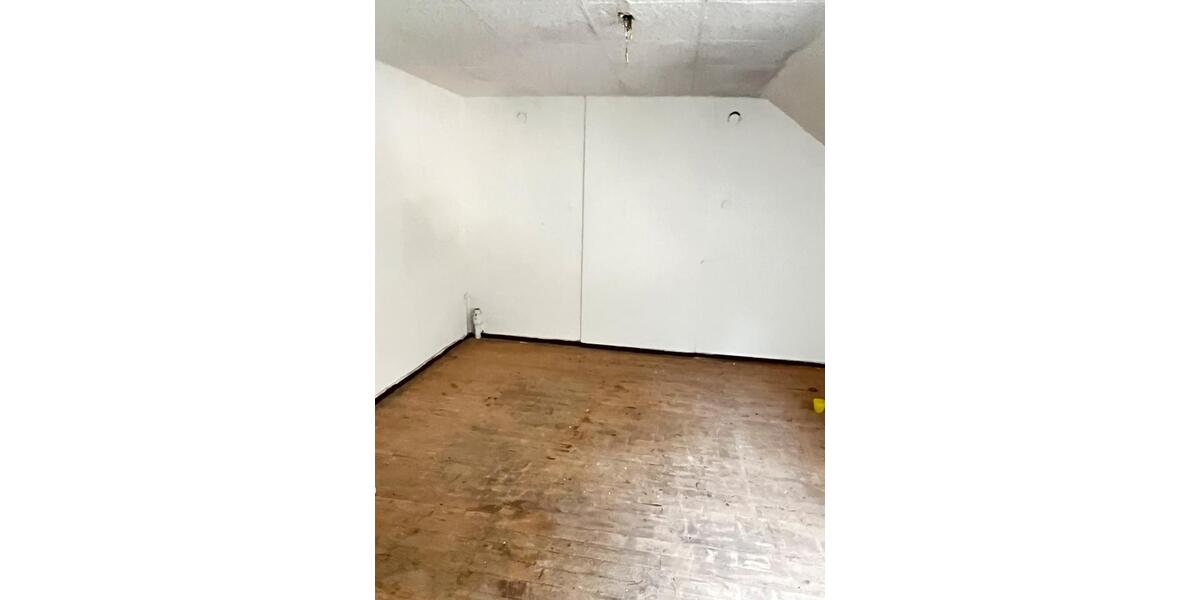 Doppelhaushälfte Elmstein - 8 Zimmer, 172 m&sup2;, 62.000&euro; | Angebot:26290075