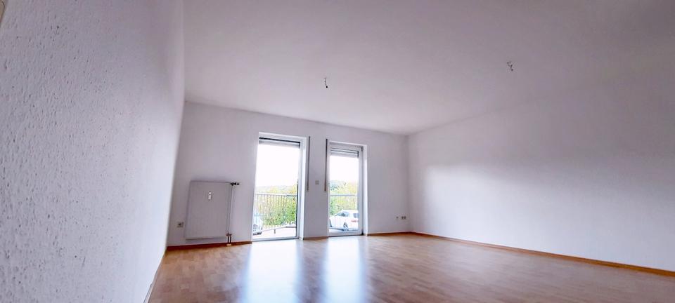 Helle renovierte Erdgeschosswohnung: 2 Zimmer-Küche-Wannenbad 2 zimmer