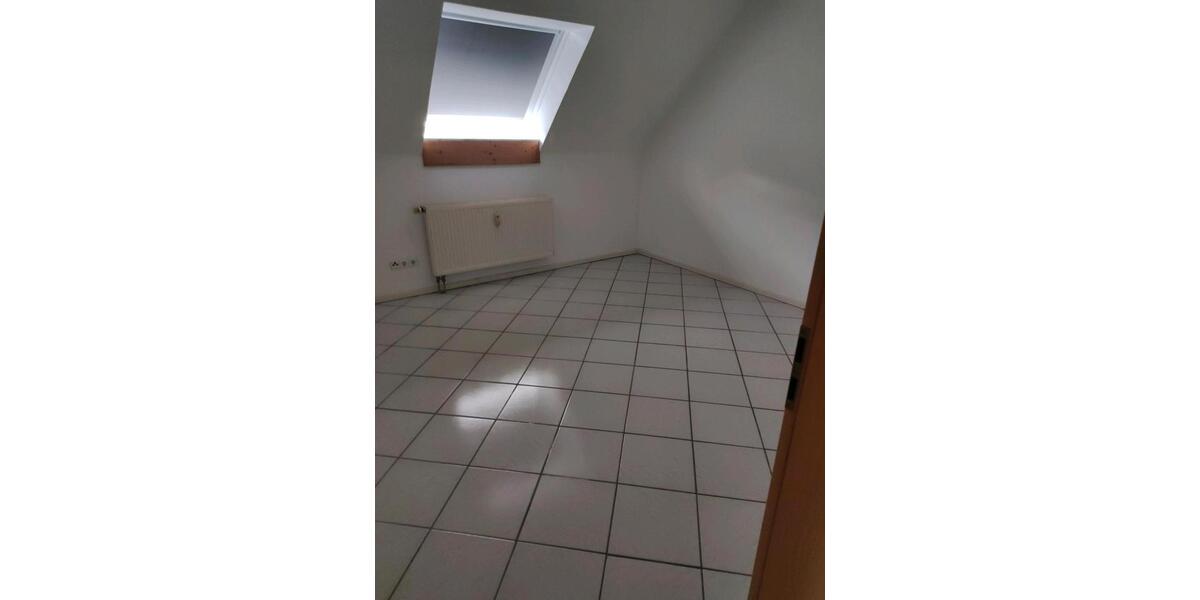 Dachgeschoßwohnung Krickenbach - 4 Zimmer, 108 m&sup2;, 1.400&euro; | Angebot:24826725