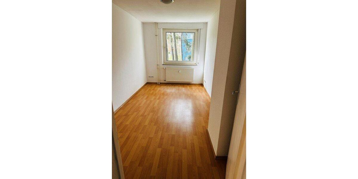 Erdgeschoßwohnung Kaiserslautern Bahnheim - 4 Zimmer, 77 m&sup2;, 1.020&euro; | Angebot:26233213