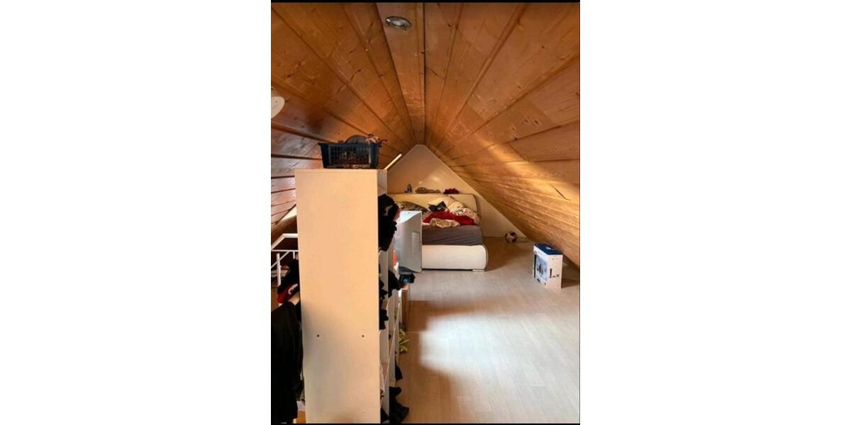 Dachgeschoßwohnung Pirmasens - 2 Zimmer, 65 m&sup2;, 450&euro; | Angebot:25320393