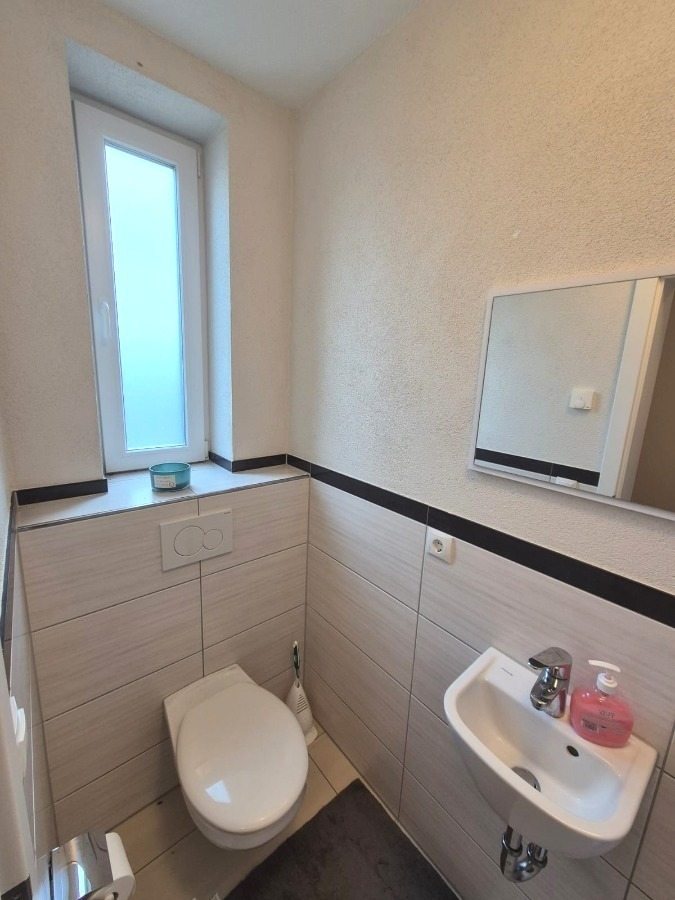 Zeitgemäße DHH mit Pultdach, Wärmepumpe & Terrasse – Attraktive Anlagechance in Wartenberg-Rohrbach 4 zimmer