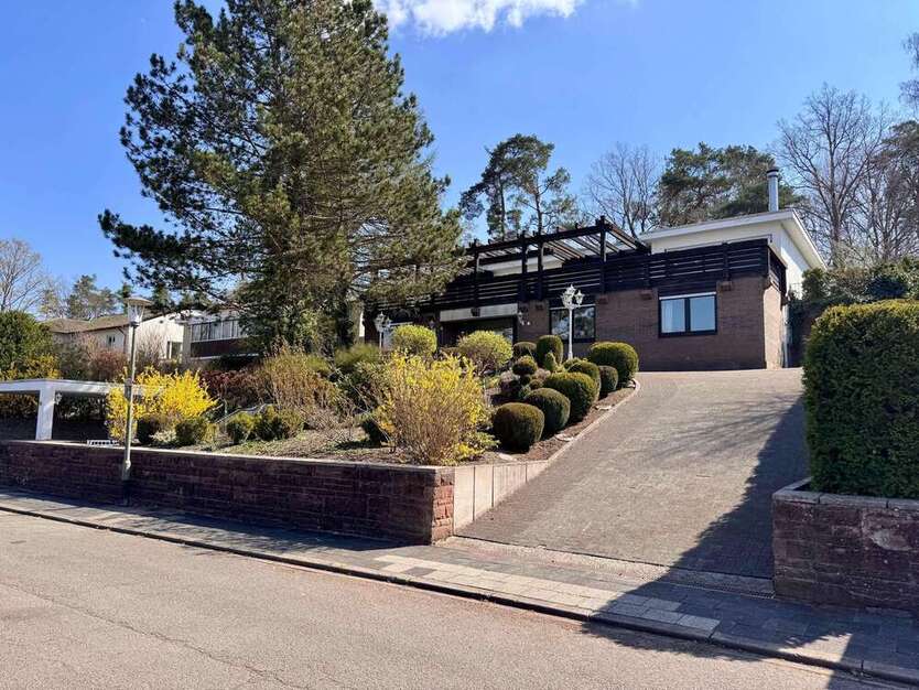 Haus zum Kaufen in Kaiserslautern 548.000 € 326.28 m²