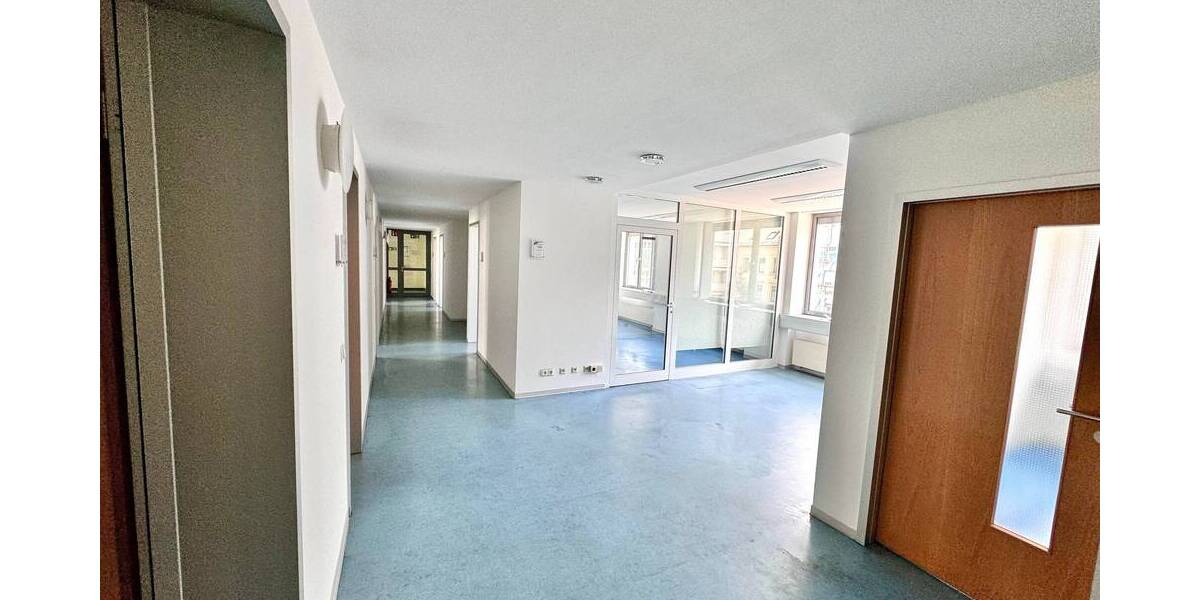 Gewerbeobjekt Kaiserslautern Innenstadt - 5 Zimmer, 1.550&euro; | Angebot:25800231