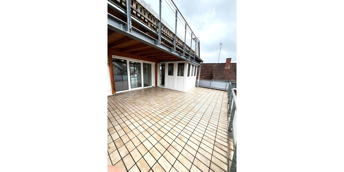 Attraktive Dachgeschosswohnung mit sonniger Terrasse - Dachgeschoßwohnung Enkenbach | Angebot:26236757
