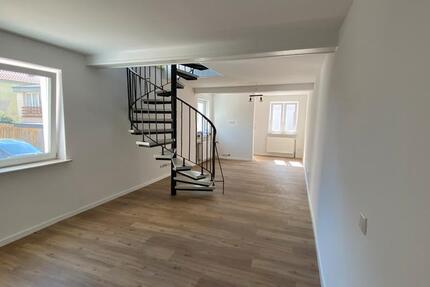 Haus Otterberg - 3 Zimmer, 70 m&sup2;, 900&euro; | Angebot:27718797