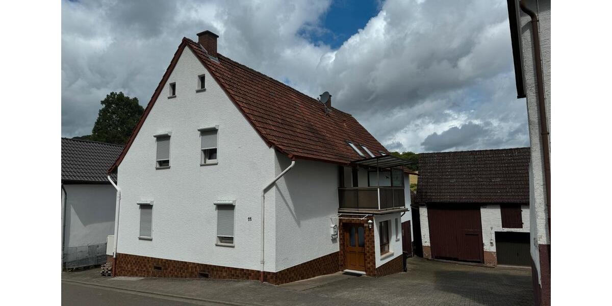 Einfamilienhaus Wolfstein - 8 Zimmer, 180 m&sup2;, 1.050&euro; | Angebot:26356081