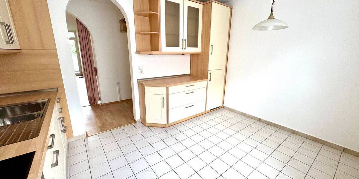 Etagenwohnung Kaiserslautern Innenstadt - 3 Zimmer, 75 m&sup2;, 690&euro; | Angebot:26875423