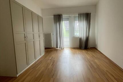 Geräumige Stadtwohnung mit Balkon - zentrale Lage Kaiserslautern 4 zimmer