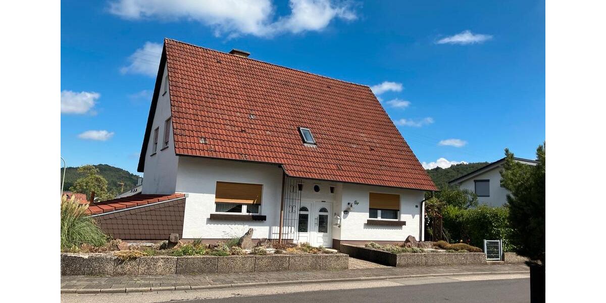 Einfamilienhaus Queidersbach - 7 Zimmer, 150 m&sup2;, 1.500&euro; | Angebot:27619847