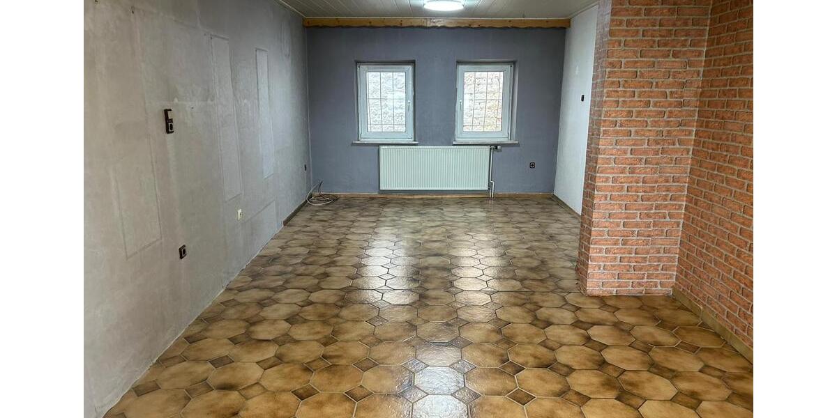 Einfamilienhaus Hermersberg - 6 Zimmer, 94 m&sup2;, 180.000&euro; | Angebot:26103828