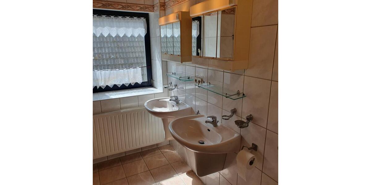 Etagenwohnung Queidersbach - 4 Zimmer, 160 m&sup2;, 950&euro; | Angebot:26394050