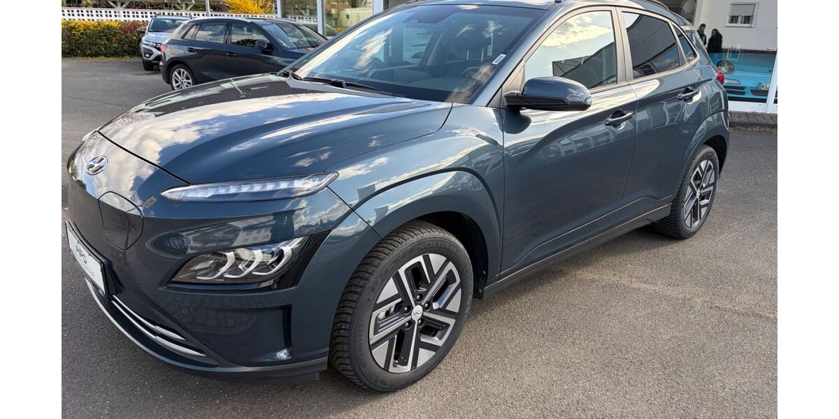 Hyundai KONA 27.000 km 18.775 &euro; Ramstein-Miesenbach 66877