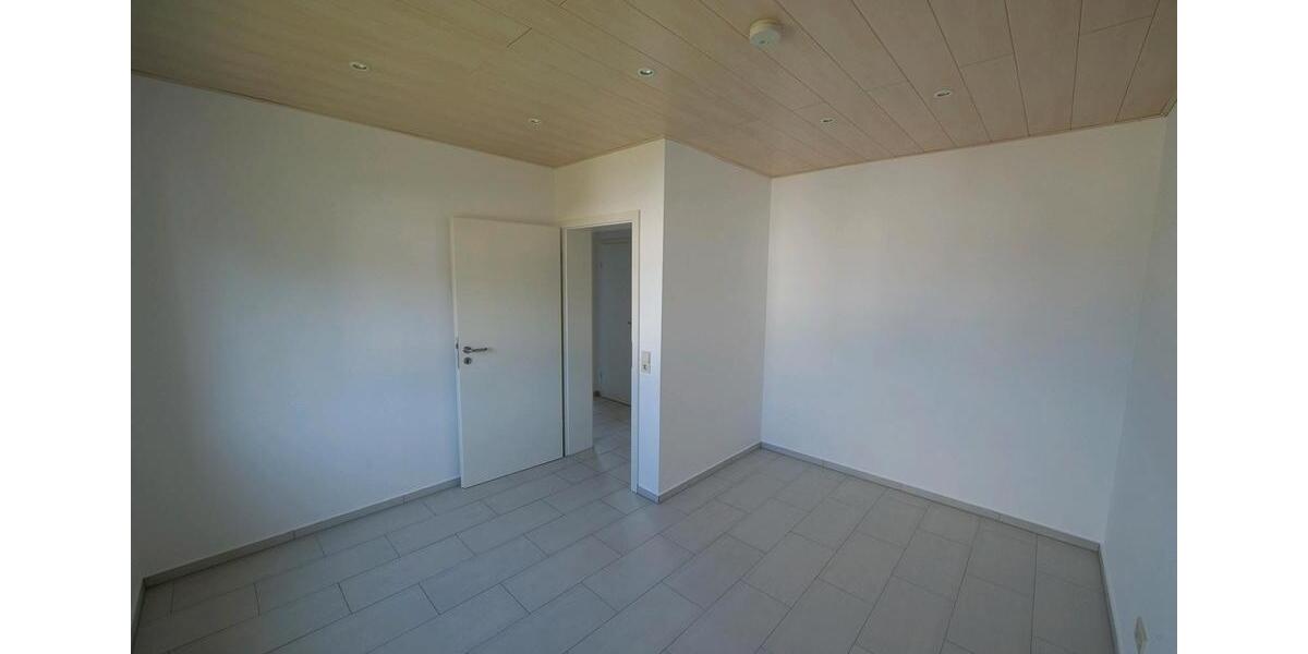 Dachgeschoßwohnung Ramstein-Miesenbach Miesenbach - 3 Zimmer, 91 m&sup2;, 910&euro; | Angebot:25305845