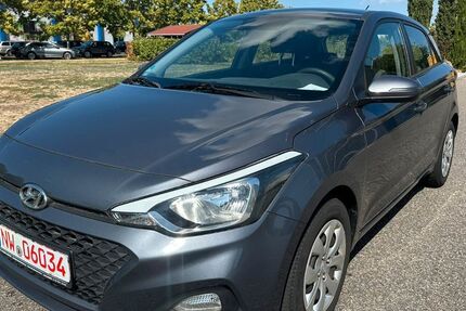 Hyundai i20 82.005 km 7.950 &euro; Neustadt/Weinstr 67433