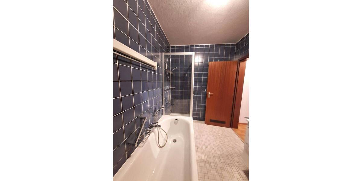 KL-Uniwohngebiet - Schöne 3-Zimmer-Wohnung mit Loggia und EBK 3 zimmer